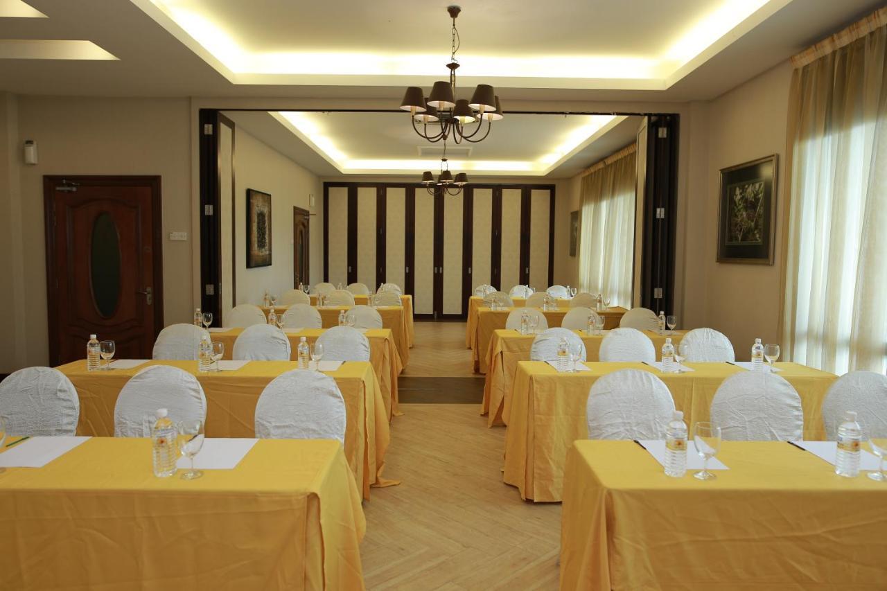 איפוה Rpgc Garden Hotel מראה חיצוני תמונה